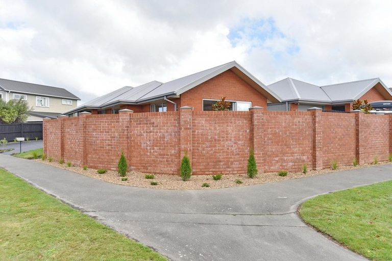 Photo of property in 49a Mcmahon Drive, Aidanfield, Christchurch, 8025