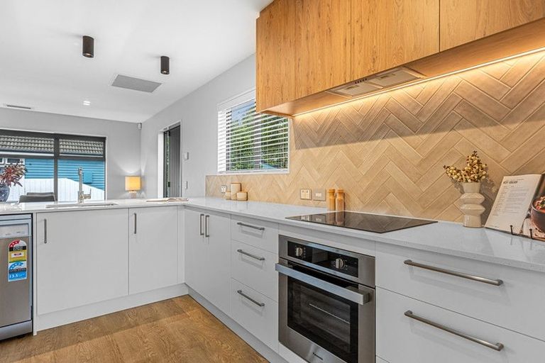 Photo of property in 10 Kendal Avenue, Burnside, Christchurch, 8053