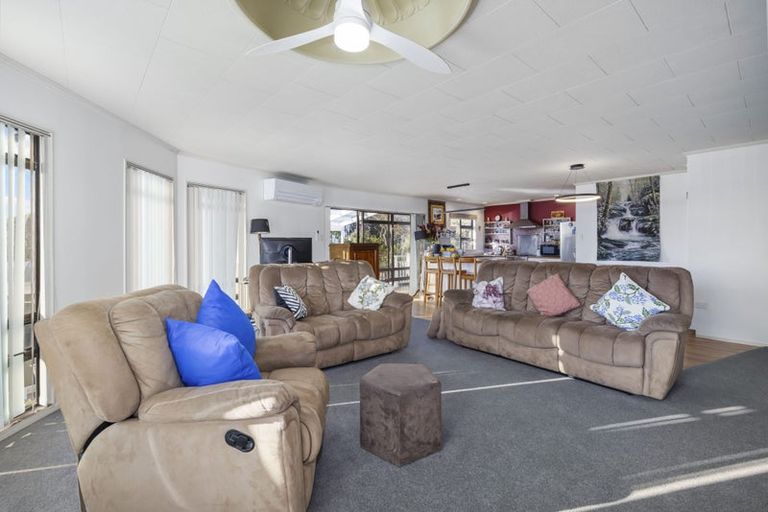 Photo of property in 24 Scott Avenue, Otaki Beach, Otaki, 5512