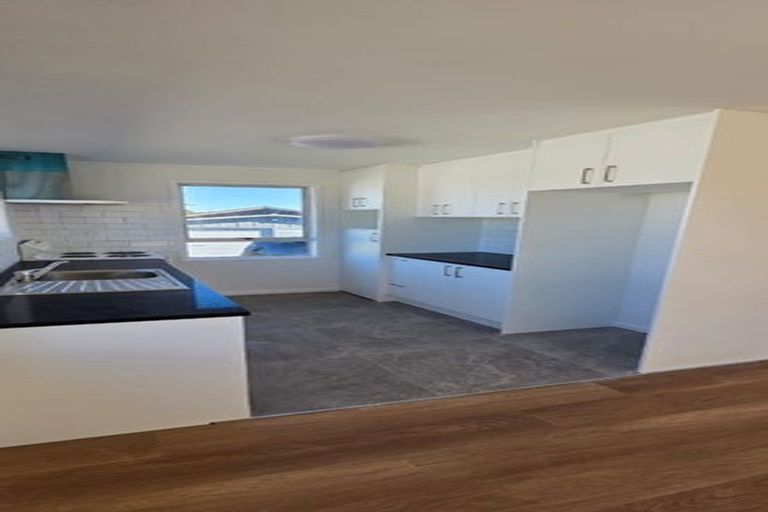 Photo of property in 21 Benton Place, Manurewa, Auckland, 2102