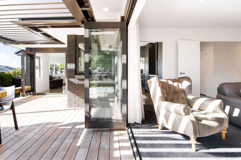 Photo of property in 20 Renoir Street, West Harbour, Auckland, 0618