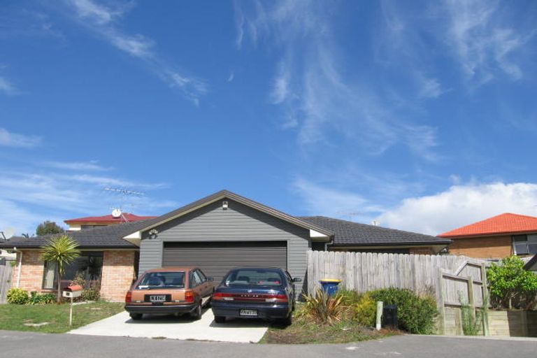 Photo of property in 15 Black Teal Close, Unsworth Heights, Auckland, 0632