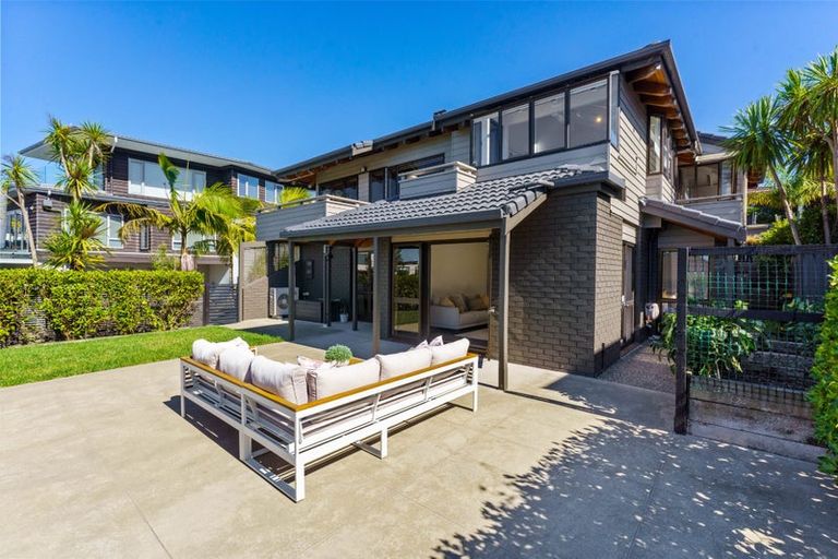 Photo of property in 1/14 Marama Street, Castor Bay, Auckland, 0620