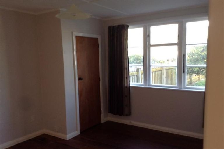 Photo of property in 377 Cambridge Terrace, Naenae, Lower Hutt, 5011
