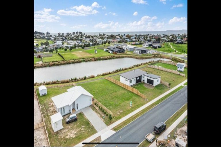 Photo of property in 208 Hamiora Street, Matarangi, 3592