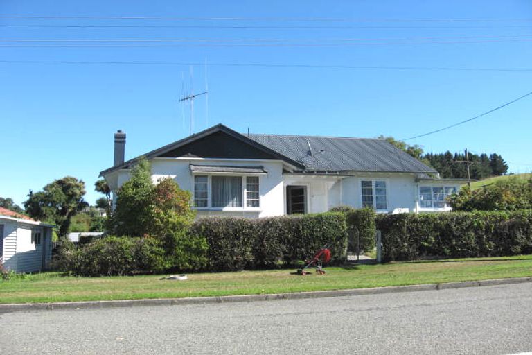 Photo of property in 2 Lewis Street, Geraldine, 7930