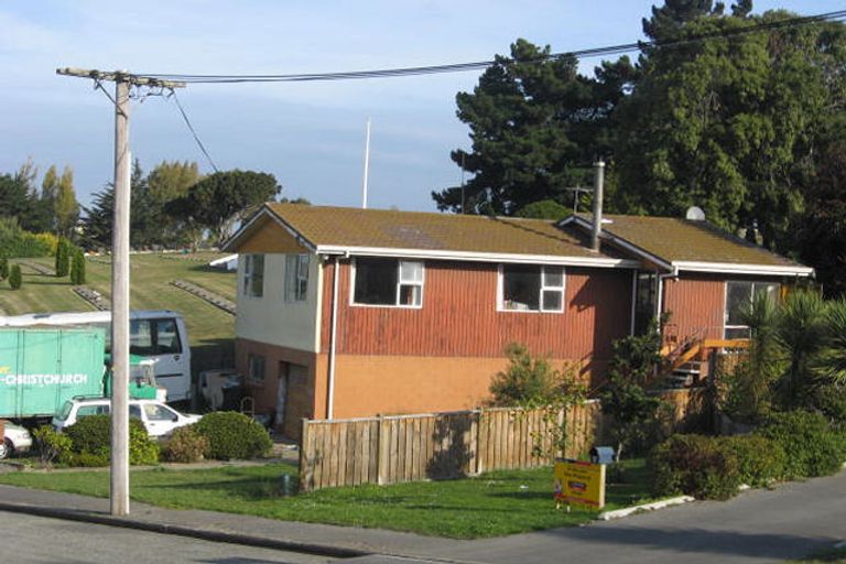 Photo of property in 2 Leven Street, South Hill, Oamaru, 9400