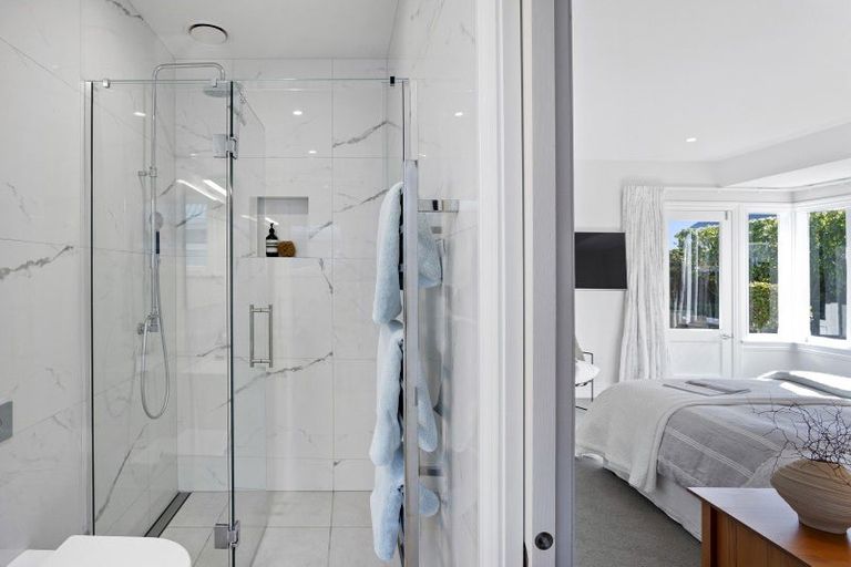 Photo of property in 33 Hardwicke Street, Sumner, Christchurch, 8081