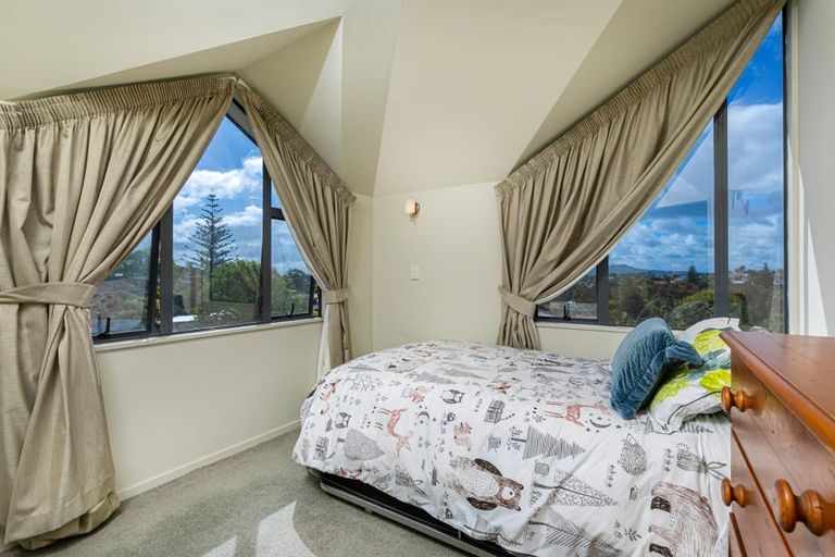 Photo of property in 2/35 Channel View Road, Campbells Bay, Auckland, 0630