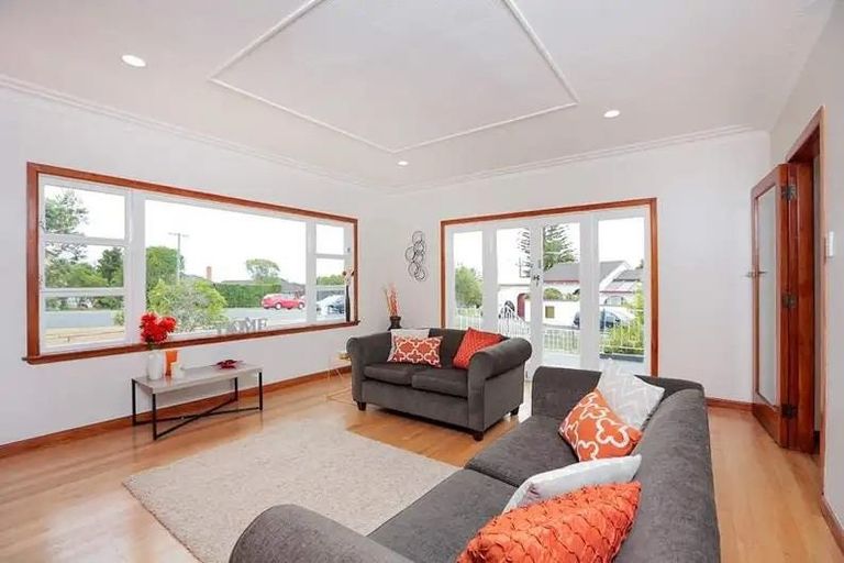 Photo of property in 168 Titirangi Road, New Lynn, Auckland, 0600