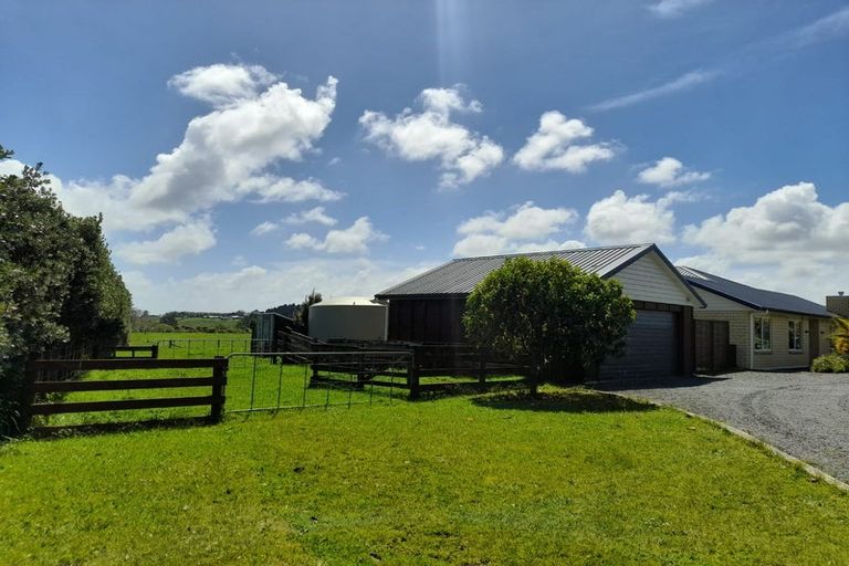 Photo of property in 84 Kidd Road, Waiuku, 2682