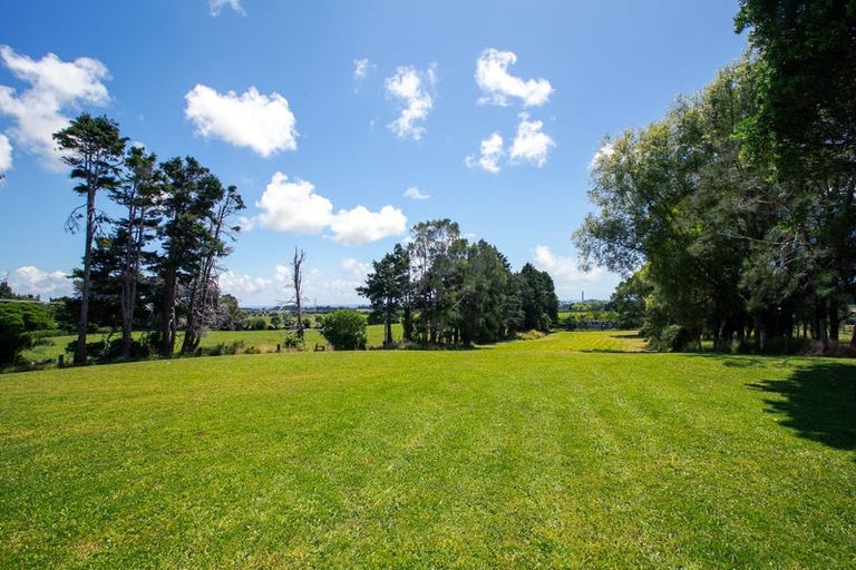 Photo of property in 331 Barrett Road, Omata, New Plymouth, 4374