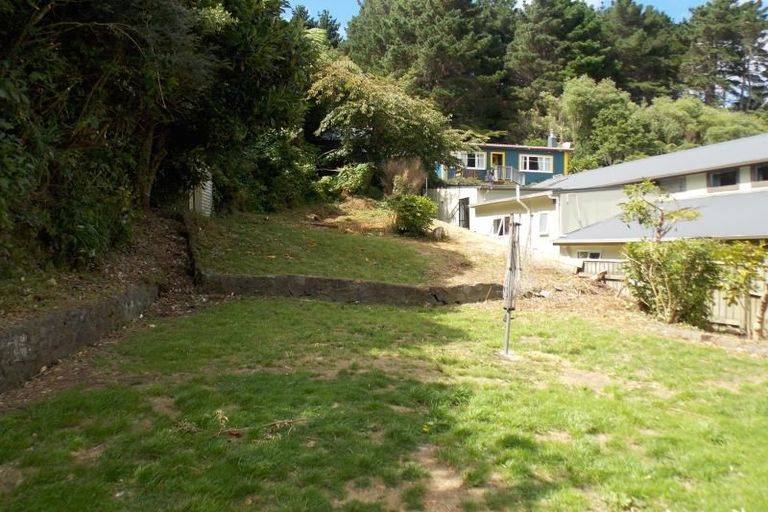 Photo of property in 142 Parkvale Road, Karori, Wellington, 6012