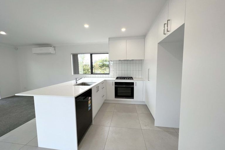 Photo of property in 15d Regia Close, Half Moon Bay, Auckland, 2012