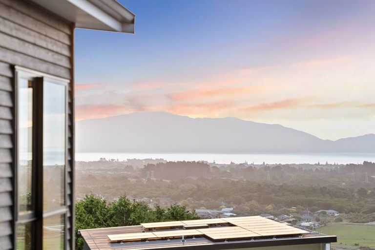 Photo of property in 11 Wilson Way, Waikanae, 5036