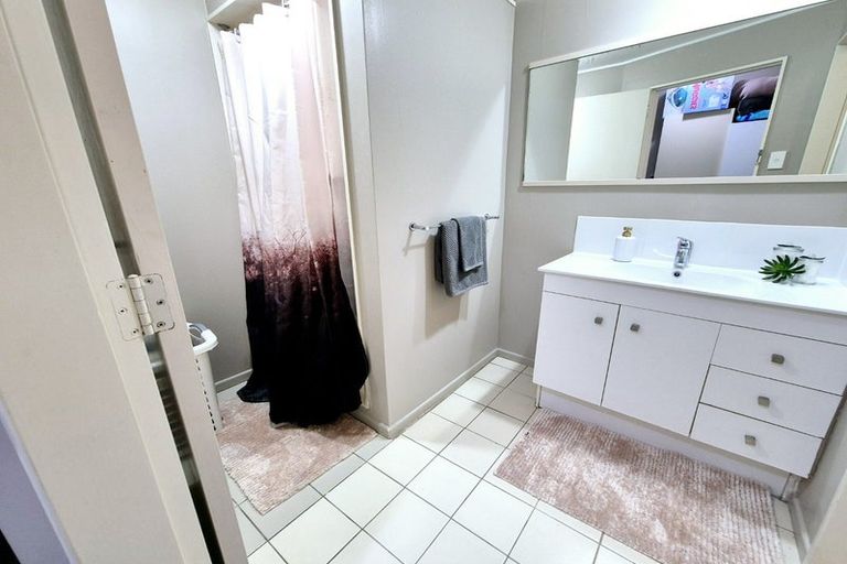 Photo of property in 22b Hillside Drive, Maoribank, Upper Hutt, 5018