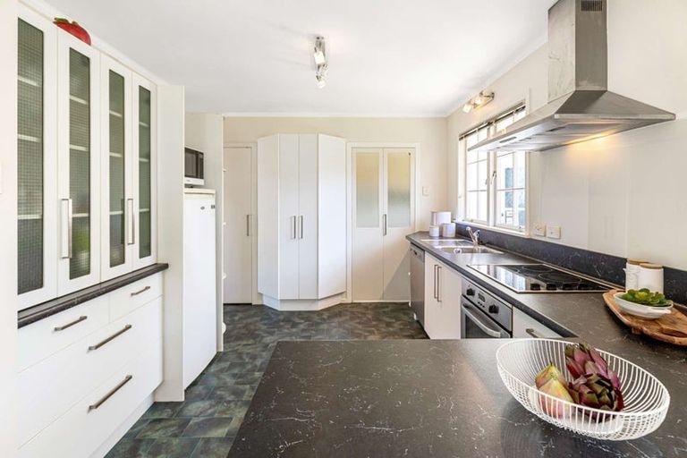 Photo of property in 73 Parkes Avenue, Saint Johns Hill, Whanganui, 4501