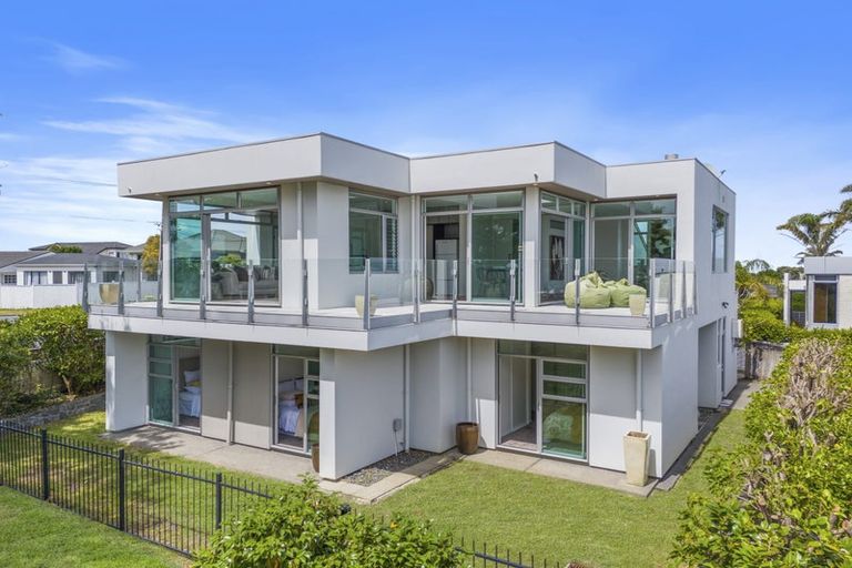 Photo of property in 80 Bleakhouse Road, Howick, Auckland, 2014