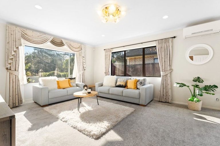Photo of property in 52 Brookwood Drive, Henderson, Auckland, 0612