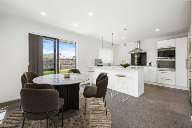 Photo of property in 10 Hamon Place, Pukehangi, Rotorua, 3015