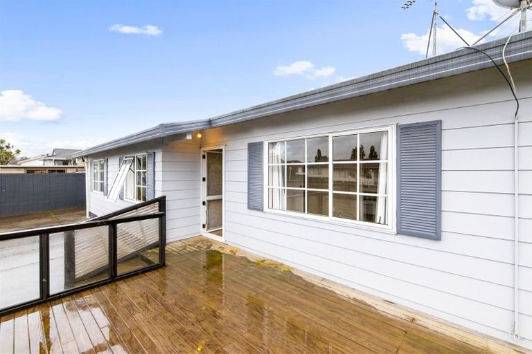 Photo of property in 1/25 Karepo Crescent, Ranui, Auckland, 0612