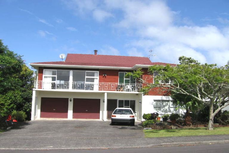 Photo of property in 11 Tanoa Place, Glendene, Auckland, 0602