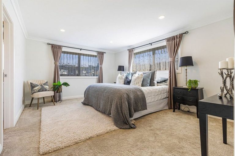 Photo of property in 2 Caldwell Place, Pinehill, Auckland, 0632