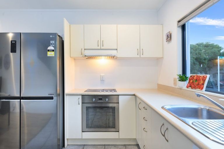 Photo of property in 9 Butia Avenue, Henderson, Auckland, 0612