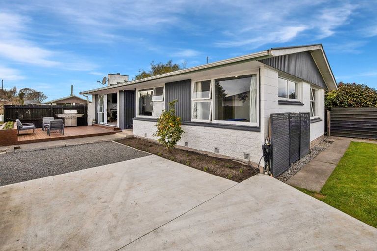 Photo of property in 19 Kathleen Crescent, Hornby, Christchurch, 8042