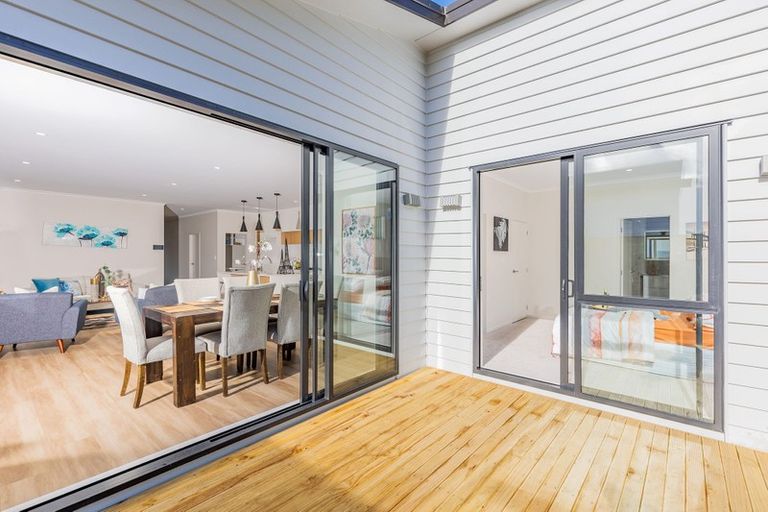 Photo of property in 3 Vintry Drive, Kumeu, 0810