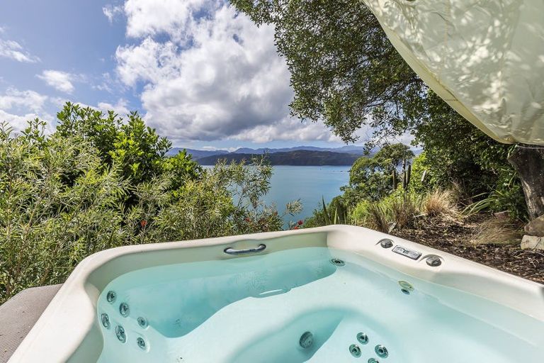 Photo of property in 35 Khyber Road, Seatoun, Wellington, 6022