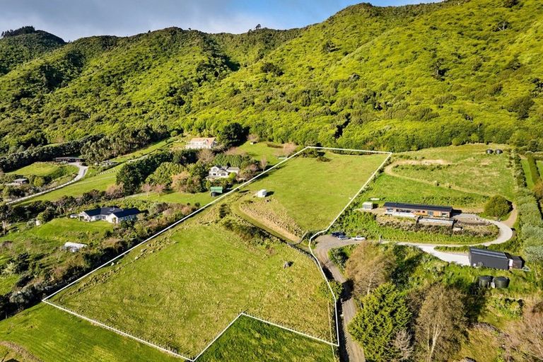 Photo of property in 147 Huia Street, Waikanae, 5391