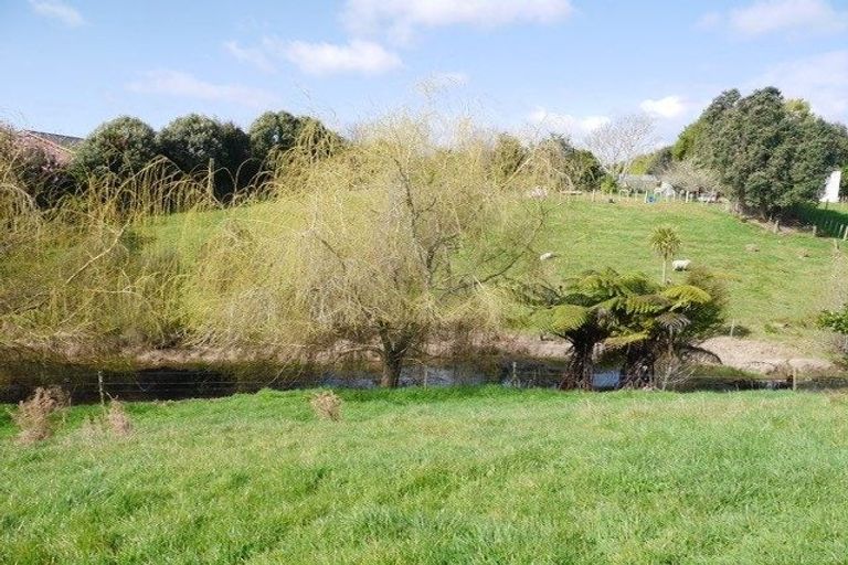 Photo of property in 12 Onaero Beach Road, Onaero, Urenui, 4383
