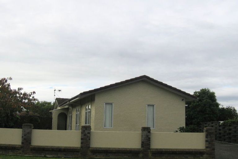 Photo of property in 8 Cypress Grove, Paraparaumu, 5032