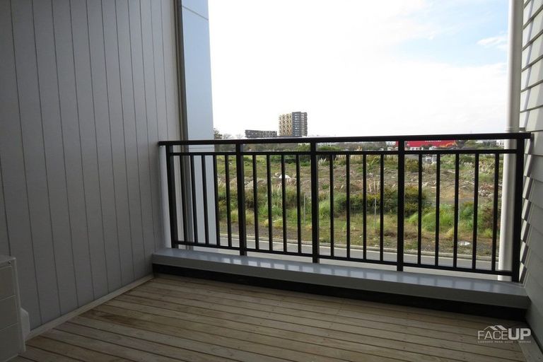 Photo of property in 21 Ceramic Lane, New Lynn, Auckland, 0600