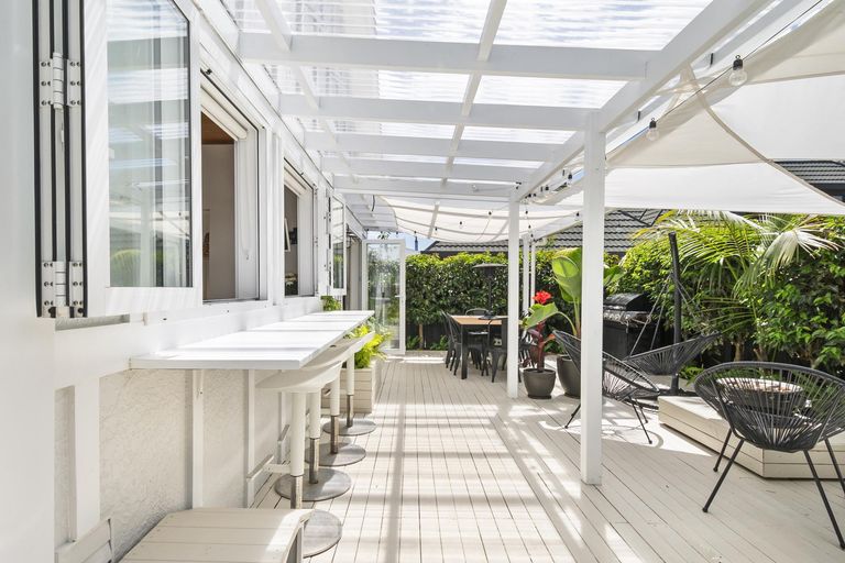 Photo of property in 17 Phoenix Avenue, Hokowhitu, Palmerston North, 4410