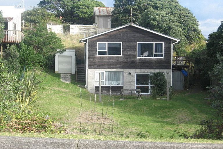 Photo of property in 6 Paneta Street, Paekakariki, 5034
