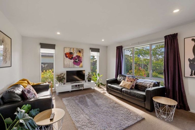 Photo of property in 15 Greenan Place, Doyleston, 7683