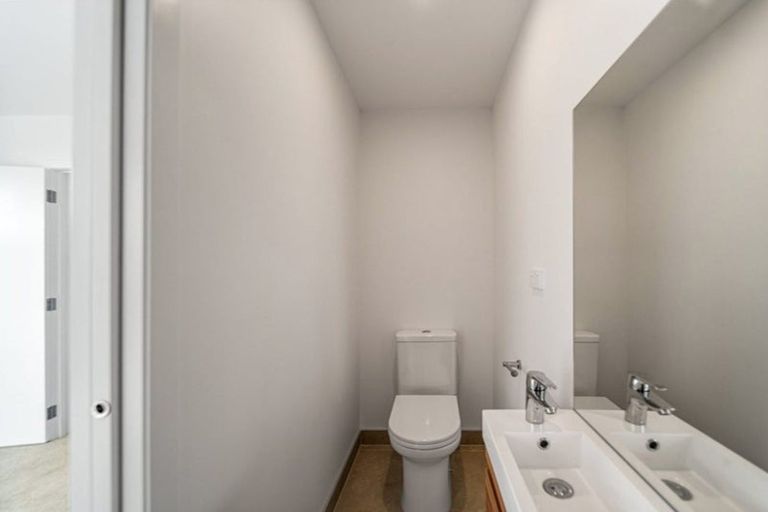 Photo of property in 8/39 Pakuranga Road, Pakuranga, Auckland, 2010