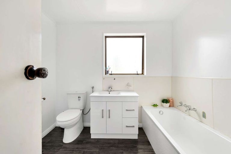 Photo of property in 8 Abbot Street, Gonville, Whanganui, 4501