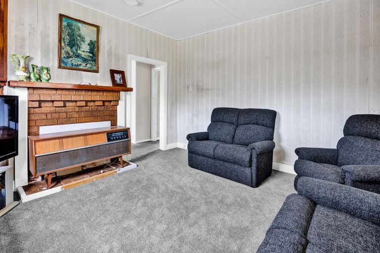Photo of property in 23 Turuturu Road, Hawera, 4610