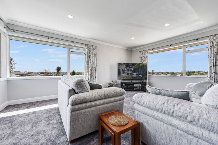 Photo of property in 21 Highgrove Drive, Grandview Heights, Hamilton, 3200