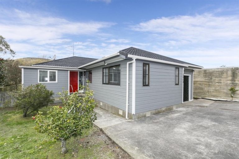 Photo of property in 304a Main Road, Tawa, Wellington, 5028