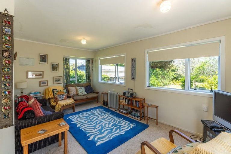 Photo of property in 25 Te Moana Road, Waikanae Beach, Waikanae, 5036