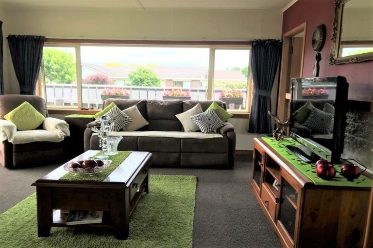 Photo of property in 1 Truby King Street, Merrilands, New Plymouth, 4312