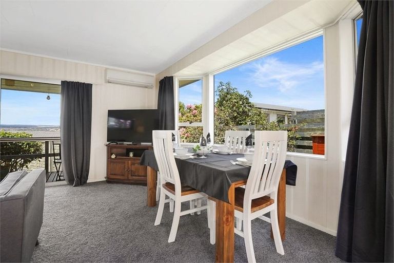 Photo of property in 11b Kinder Street, Acacia Bay, Taupo, 3330