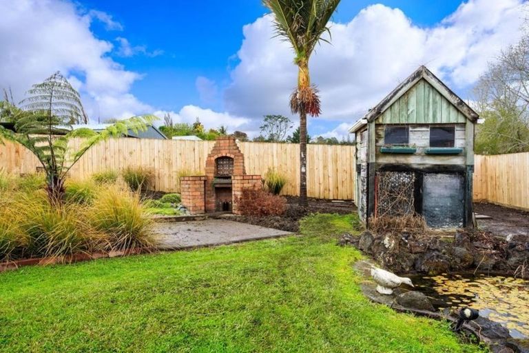Photo of property in 238 Henderson Valley Road, Henderson, Auckland, 0612