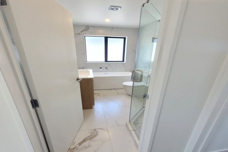 Photo of property in 76c Chartwell Avenue, Glenfield, Auckland, 0629