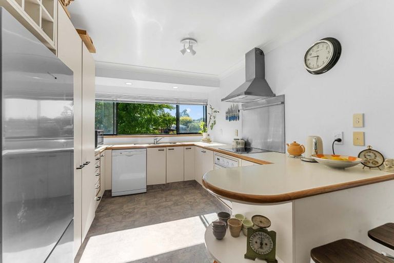 Photo of property in 12 Hall Street, Cambridge, 3434