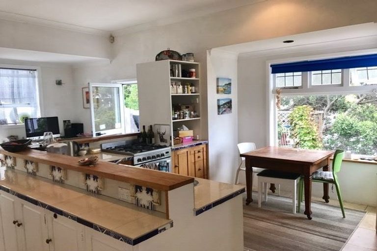 Photo of property in 5 Lindum Terrace, Roseneath, Wellington, 6011